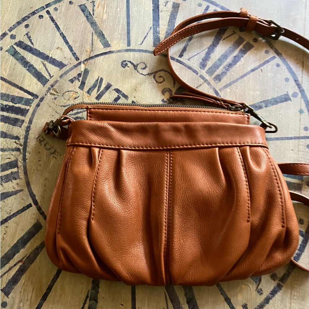 American Tan Leatherette Pleated Crossbody Bag - Picture 2 of 4
